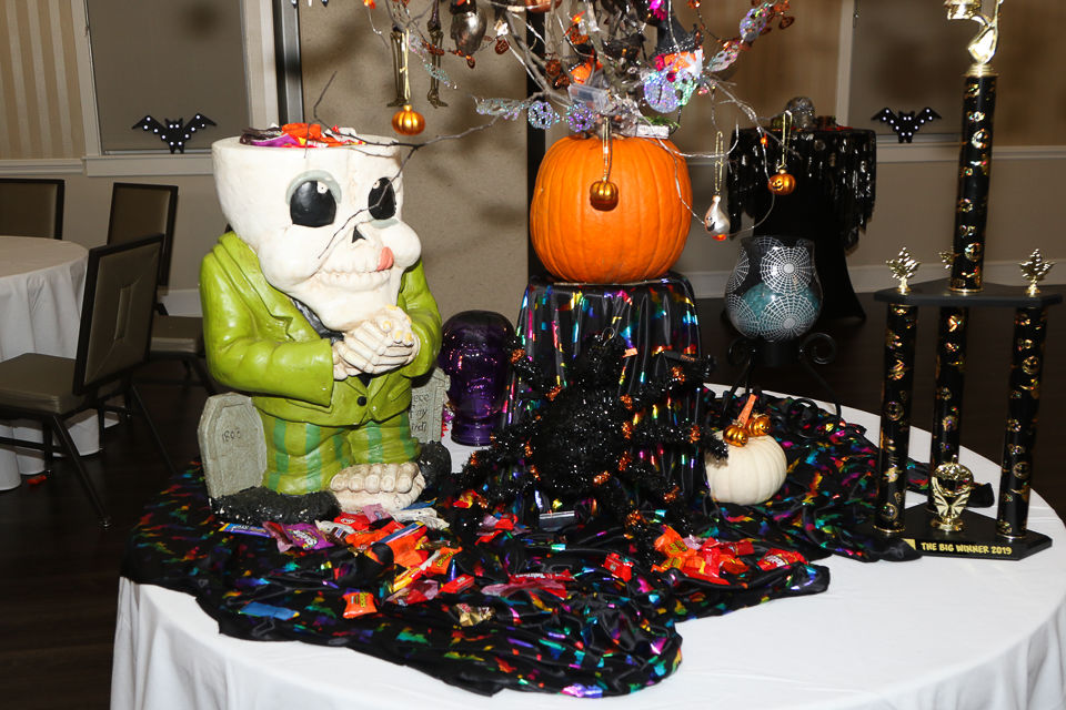 Meeting Place Mission Halloween Party_Morganton Community House 2019-9074.JPG